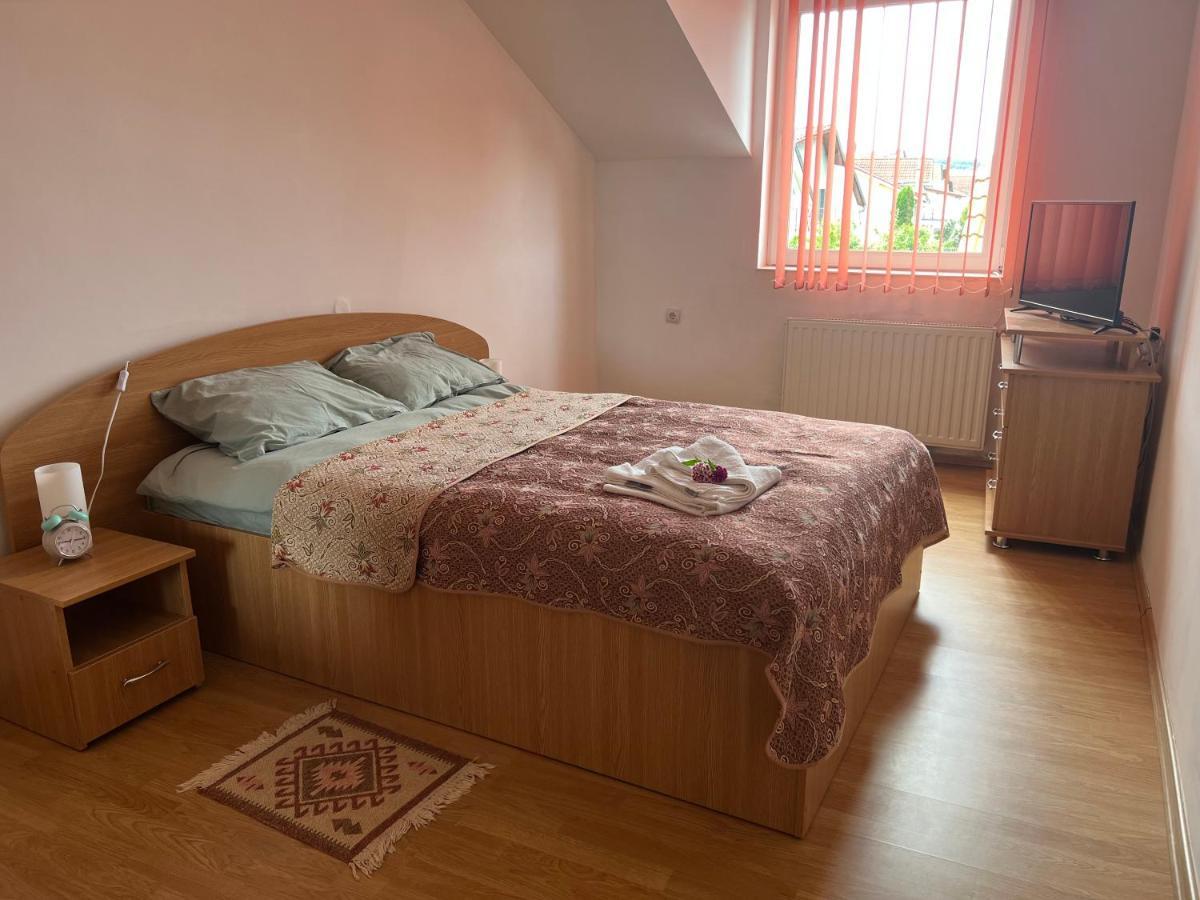 Villa Casa Lv à Sura Mica Extérieur photo